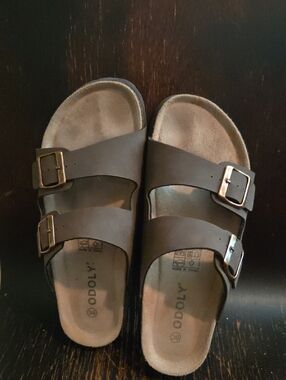 ODOLLY Suede-Look Footbed Sandal (Tan)